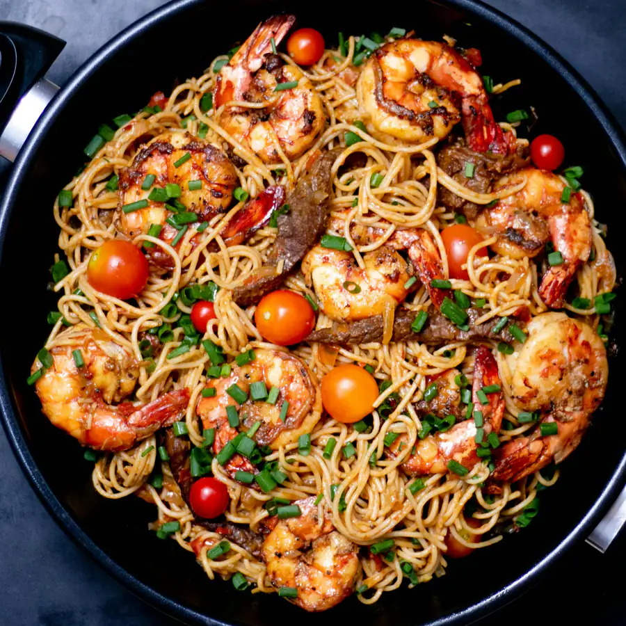 Pan of prawn and vegetable noodle stir fry