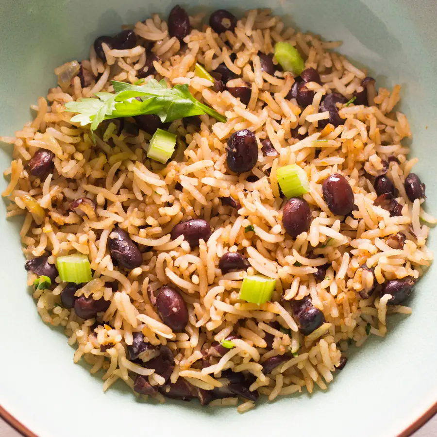 Mexican rice with kidney beans