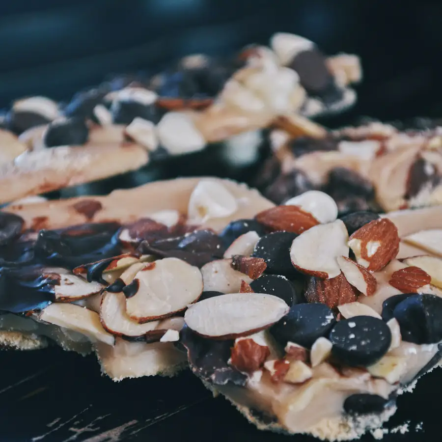 Frozen yoghurt bark with berries