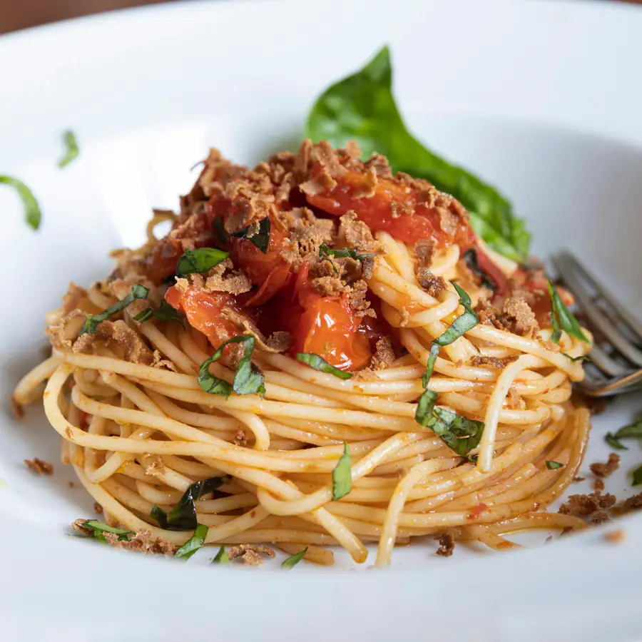 Spaghetti with a slow cooked meat and tomato sauce