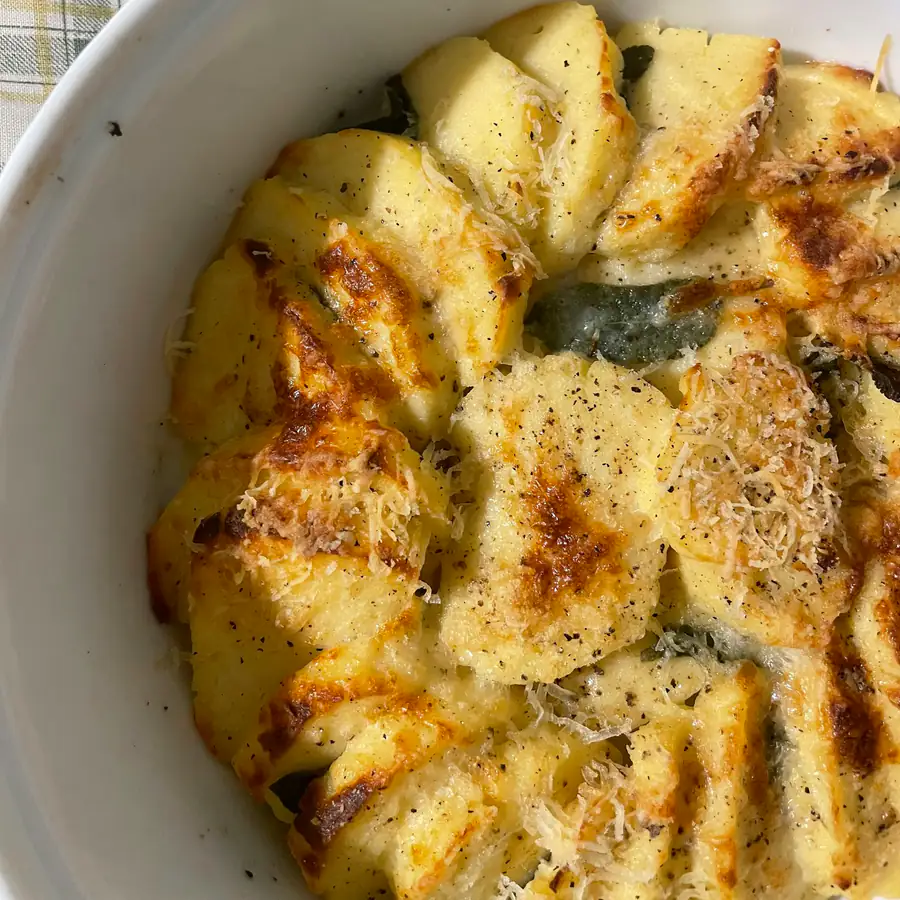 Golden baked potato and cheese bake