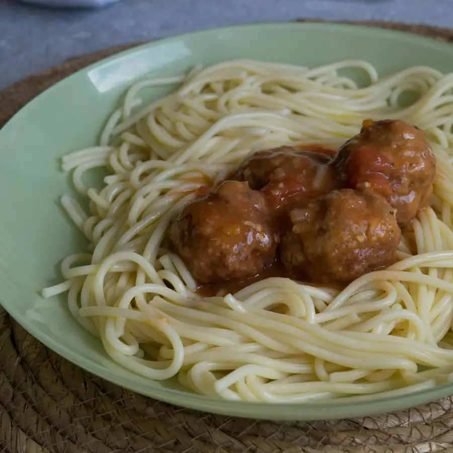 Spaghetti with meatballs