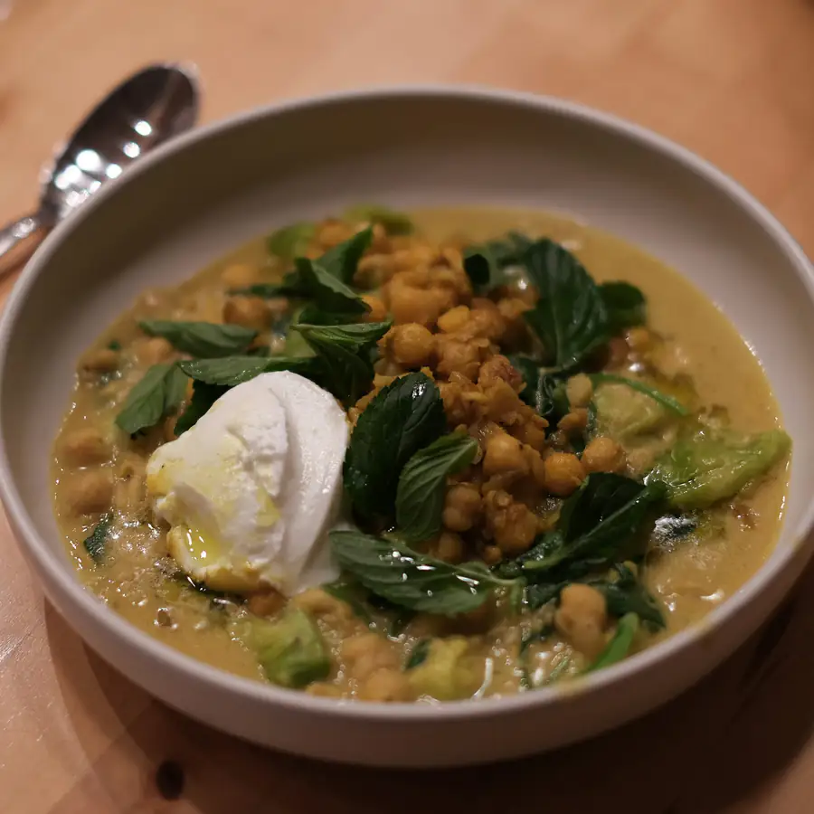 Bowl of chickpea and spinach curry